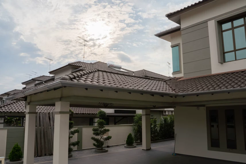 Residential roof gutter installation example